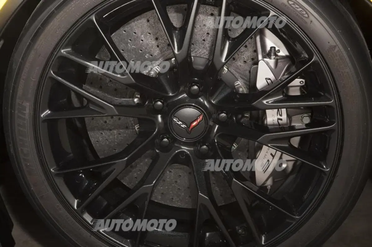Nuova Corvette Z06: immagini e dati ufficiali (28)