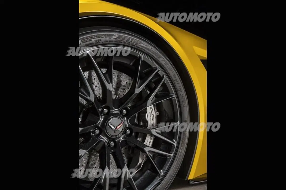 Nuova Corvette Z06: immagini e dati ufficiali (33)
