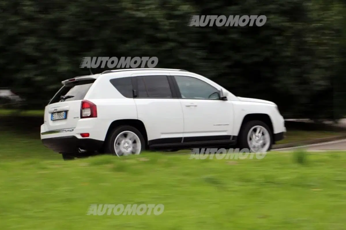 Jeep Compass (15)