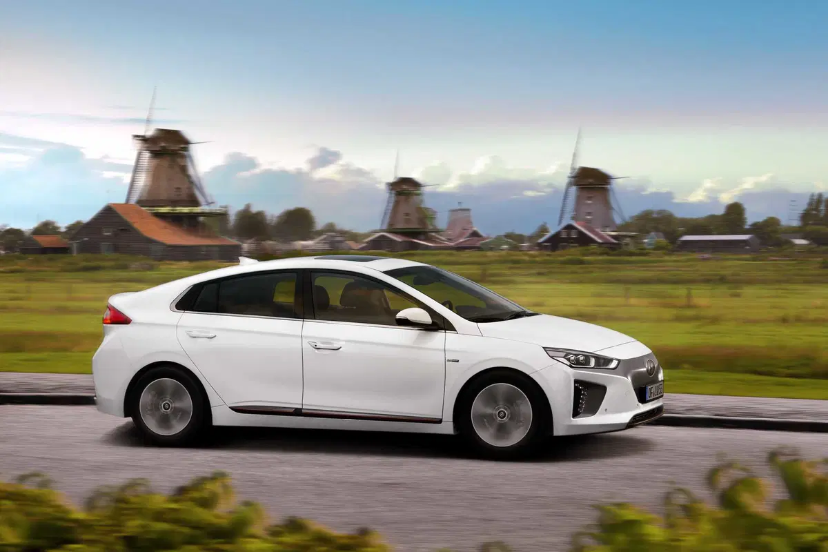 Hyundai Ioniq Electric: i prezzi di listino