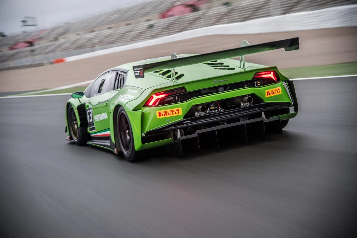 Lamborghini Huracán GT3 [Video prova in pista] (3)