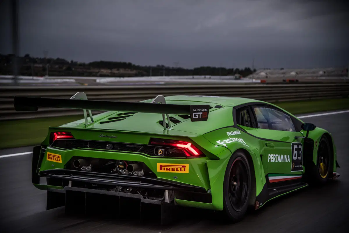 Lamborghini Huracán GT3 [Video prova in pista] (11)