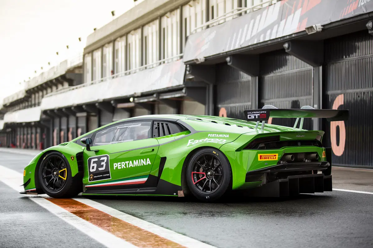 Lamborghini Huracán GT3 [Video prova in pista] (13)
