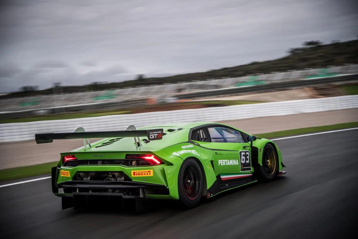 Lamborghini Huracán GT3 [Video prova in pista] (15)