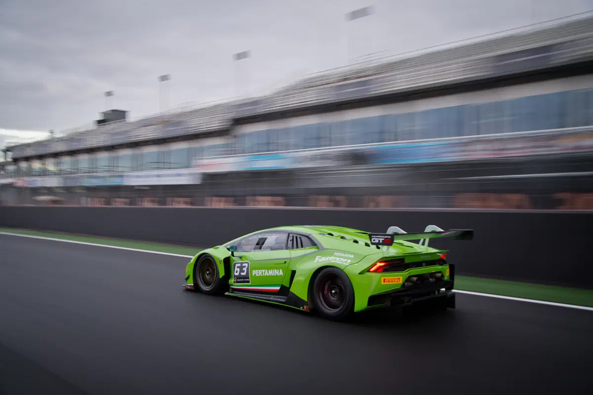 Lamborghini Huracán GT3 [Video prova in pista] (17)