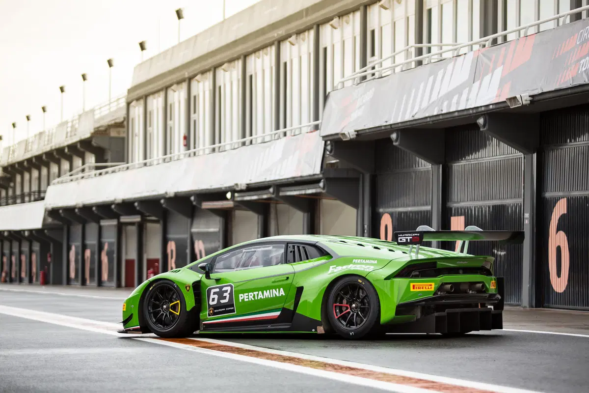 Lamborghini Huracán GT3 [Video prova in pista] (18)