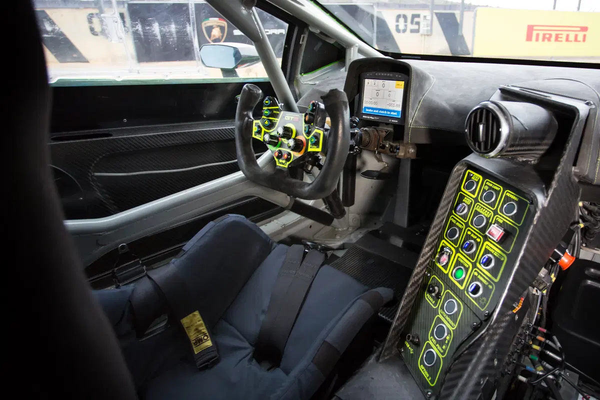 Lamborghini Huracán GT3 [Video prova in pista] (19)