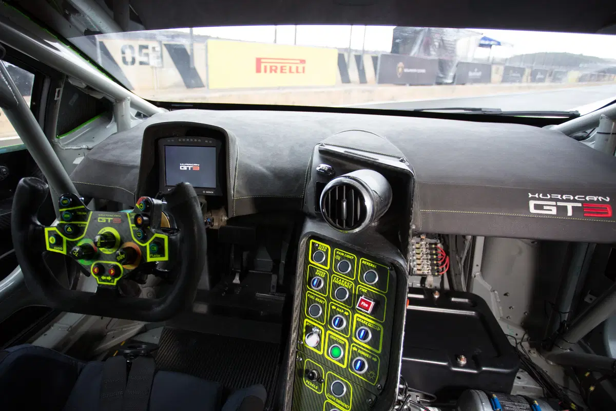 Lamborghini Huracán GT3 [Video prova in pista] (21)