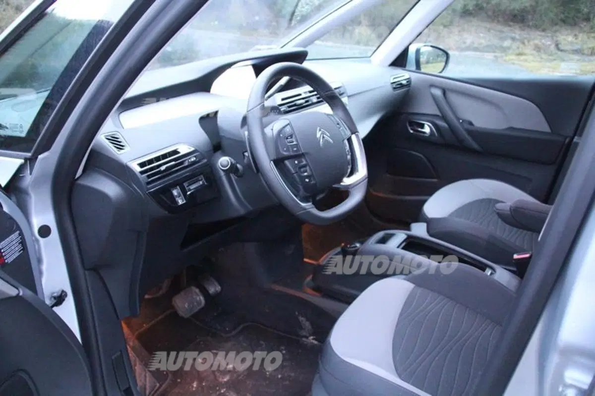 Citroen C4 Picasso 1.6 e-HDi ETG6 (25)