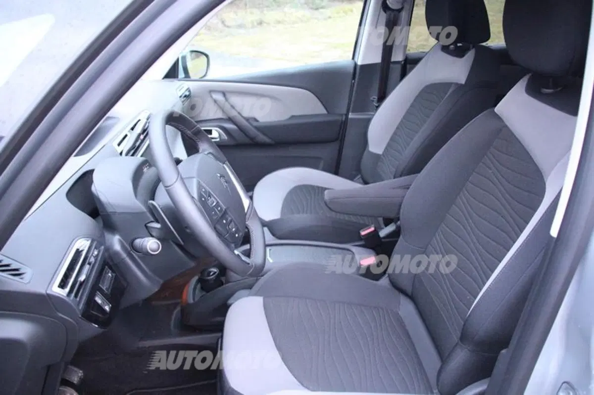 Citroen C4 Picasso 1.6 e-HDi ETG6 (26)