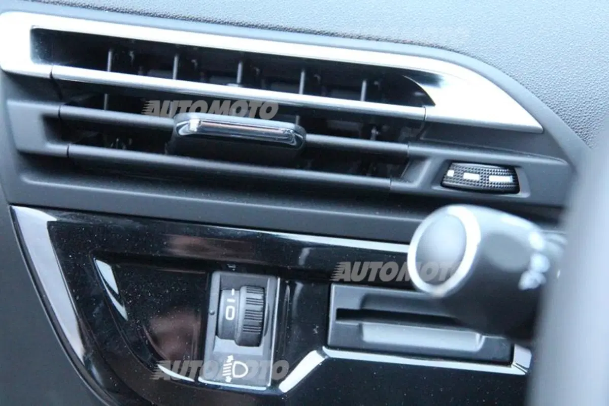 Citroen C4 Picasso 1.6 e-HDi ETG6 (31)