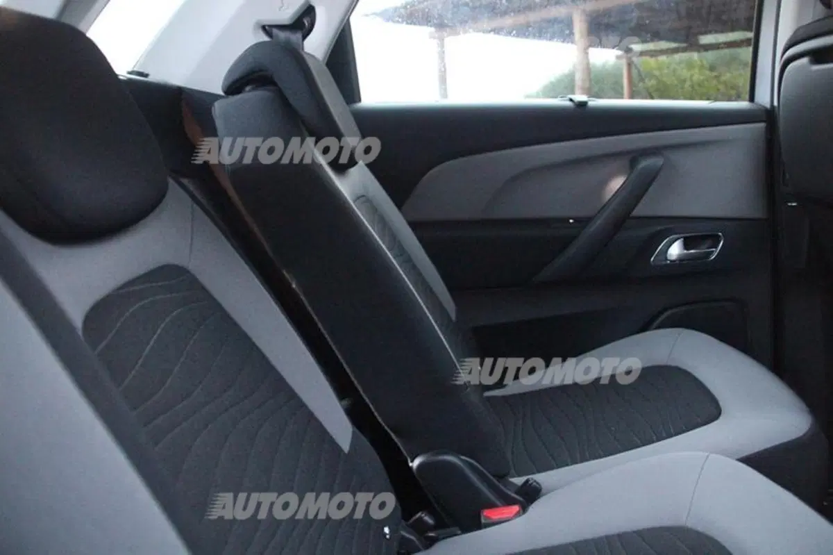 Citroen C4 Picasso 1.6 e-HDi ETG6 (36)