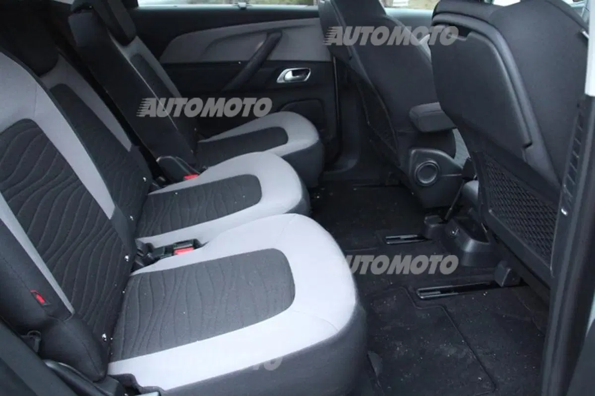 Citroen C4 Picasso 1.6 e-HDi ETG6 (37)