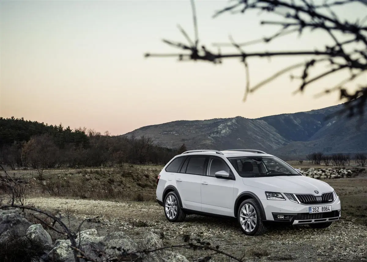 Skoda Octavia Scout, facelift e nuove tecnologie