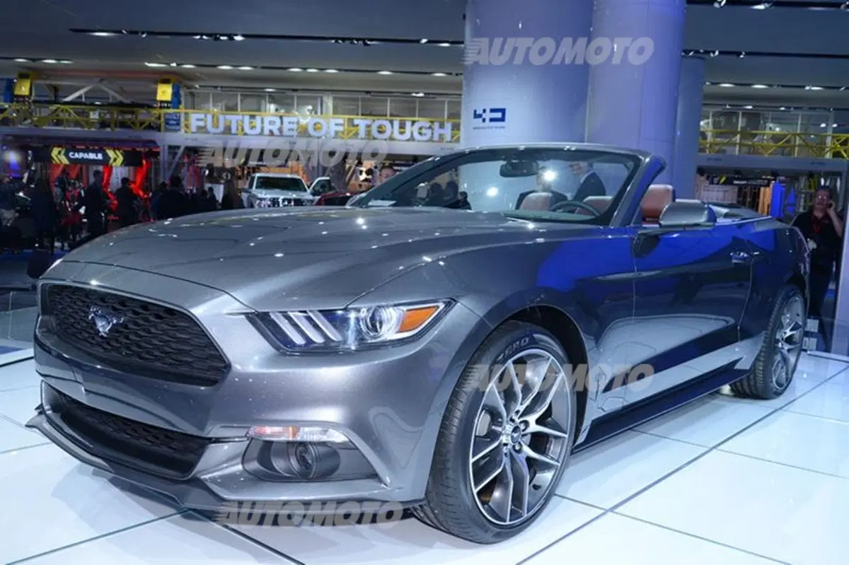 Nuova Ford Mustang Convertible: eccola a Detroit