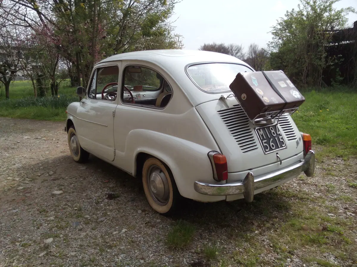Epoca auto e personaggi. Ecco la mitica Fiat 600d (4)