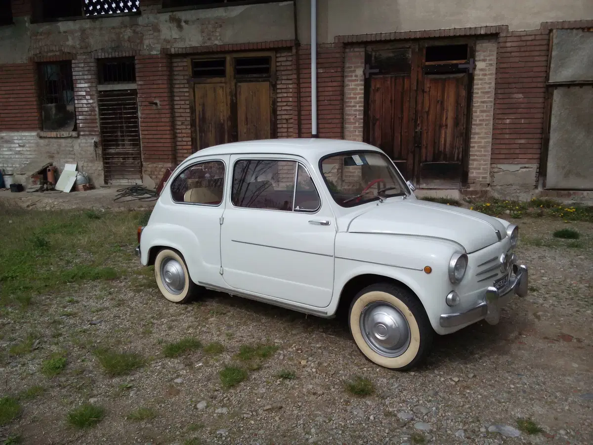 Epoca auto e personaggi. Ecco la mitica Fiat 600d (5)