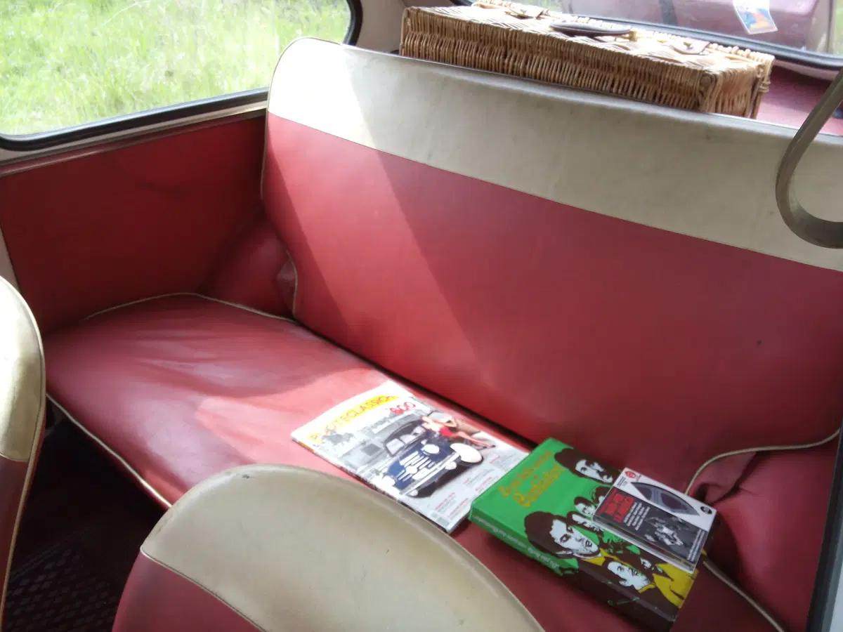 Epoca auto e personaggi. Ecco la mitica Fiat 600d (7)