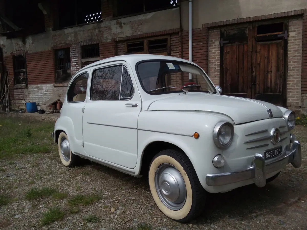 Epoca auto e personaggi. Ecco la mitica Fiat 600d (6)