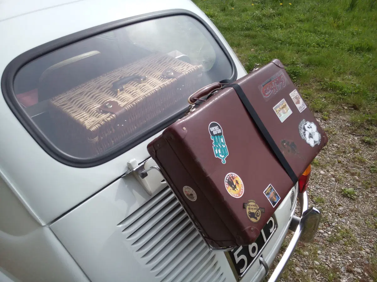 Epoca auto e personaggi. Ecco la mitica Fiat 600d (10)