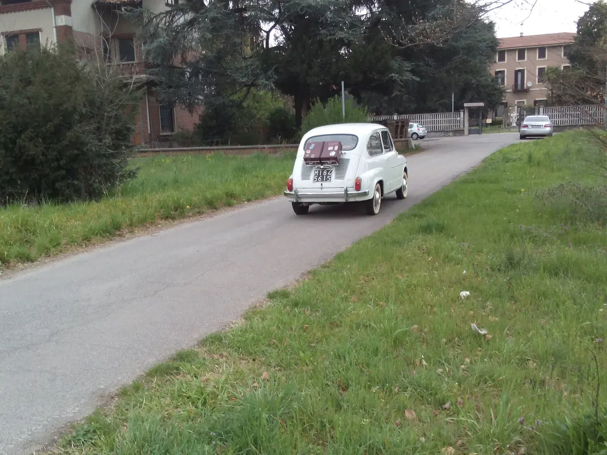 Epoca auto e personaggi. Ecco la mitica Fiat 600d (27)