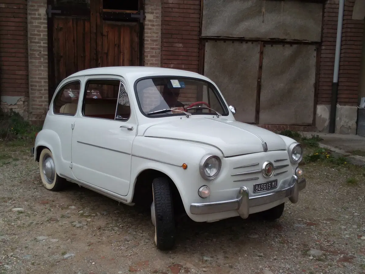 Epoca auto e personaggi. Ecco la mitica Fiat 600d (31)