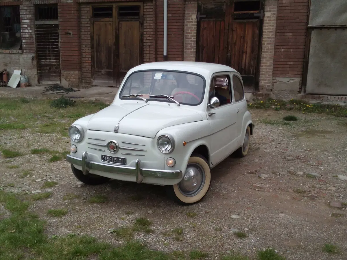 Epoca auto e personaggi. Ecco la mitica Fiat 600d (34)