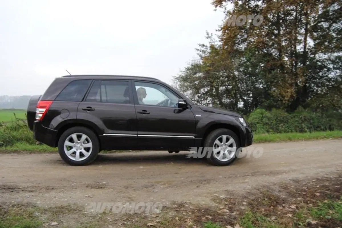 Suzuki Grand Vitara (7)