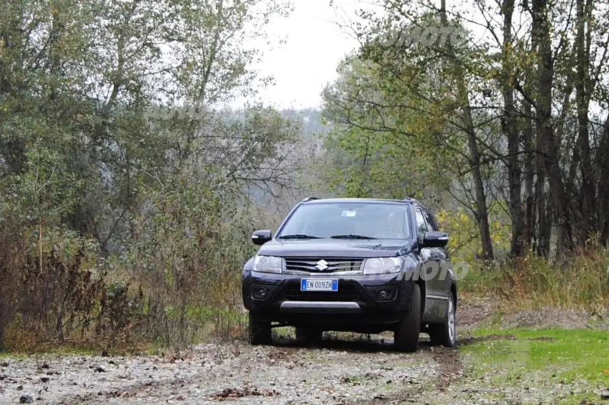 Suzuki Grand Vitara (18)