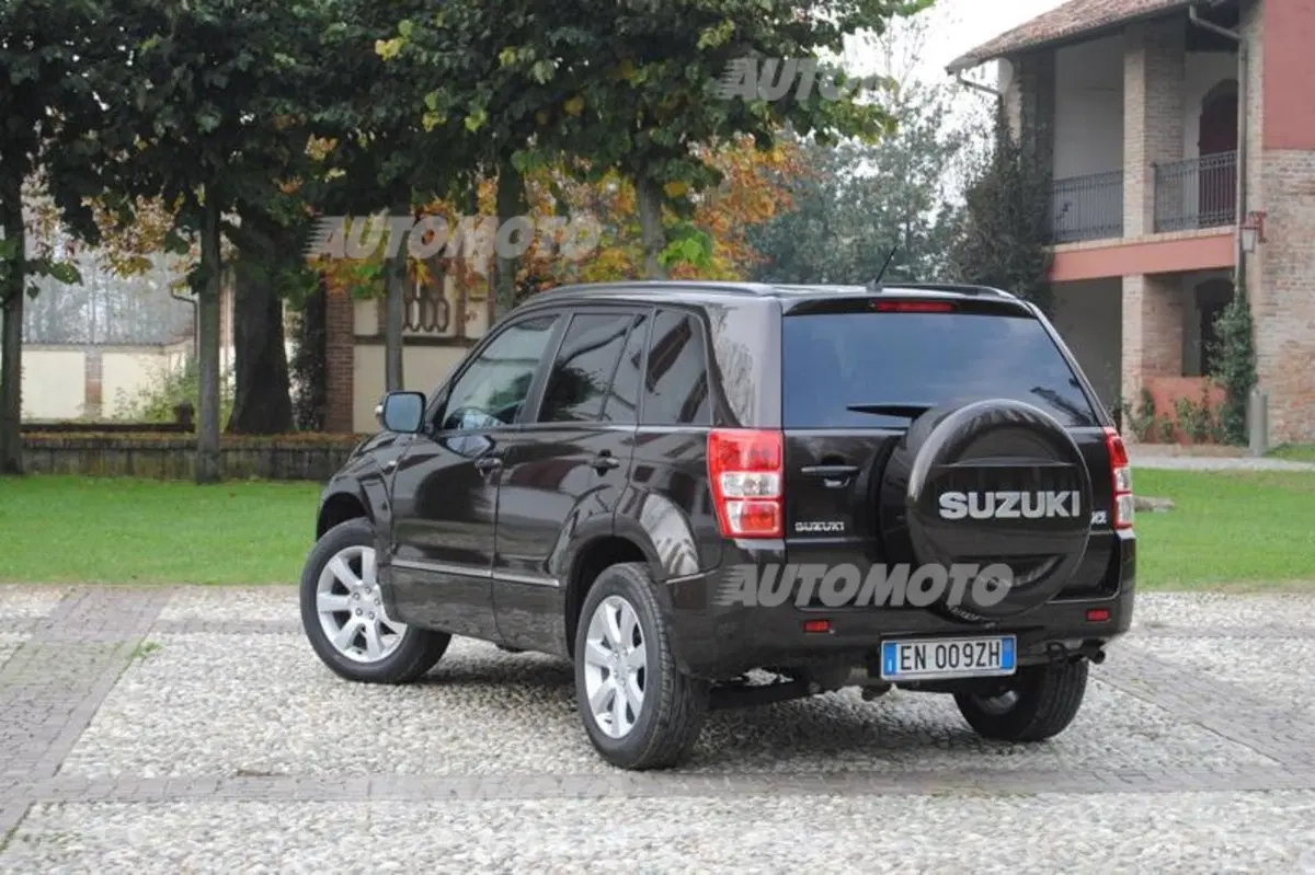 Suzuki Grand Vitara (26)