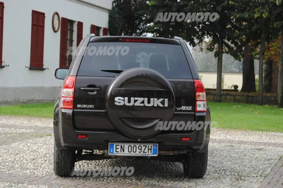 Suzuki Grand Vitara (27)