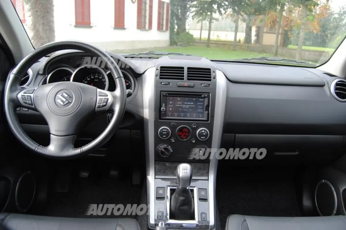 Suzuki Grand Vitara (34)