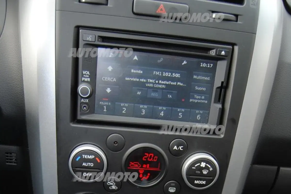 Suzuki Grand Vitara (37)