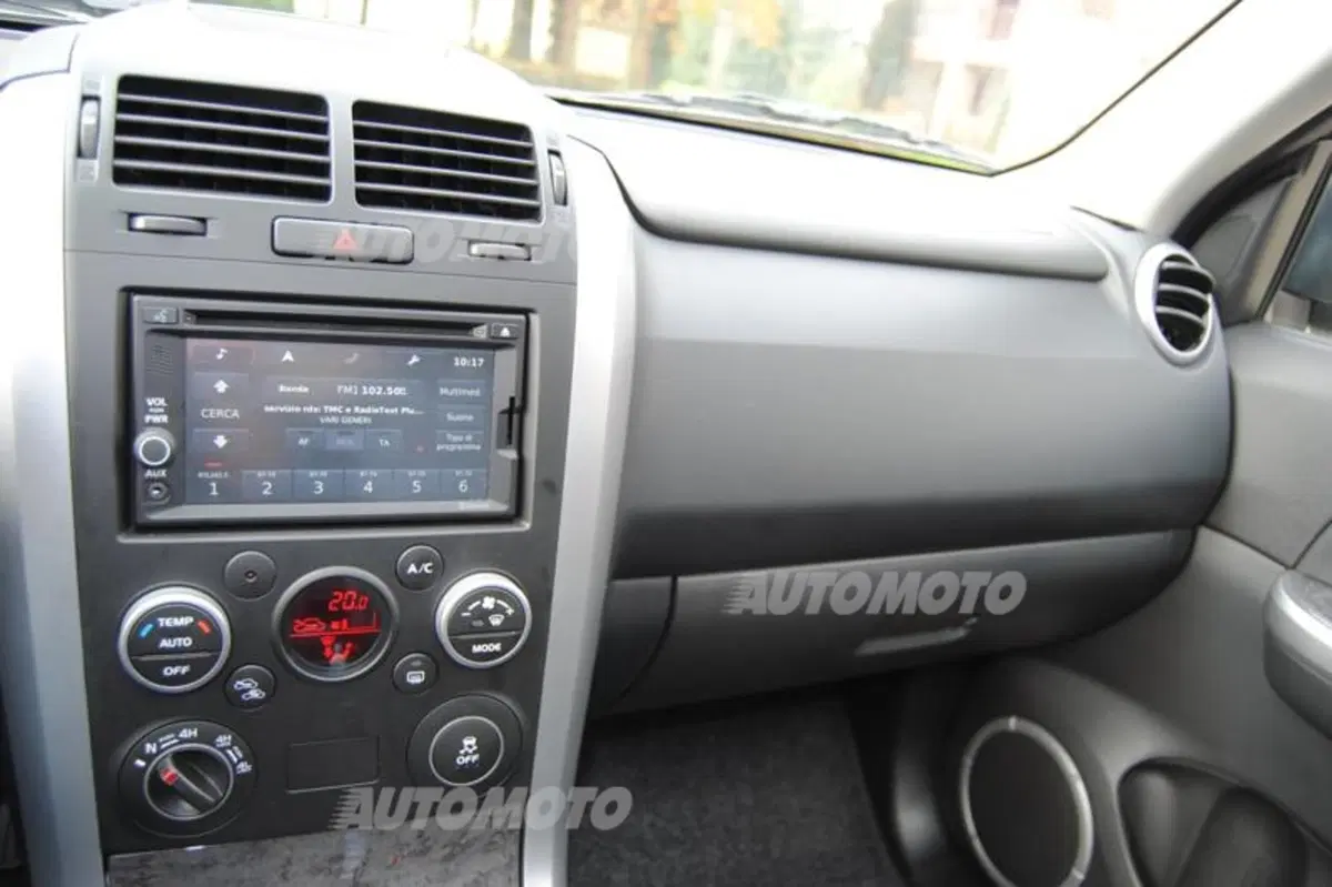 Suzuki Grand Vitara (38)