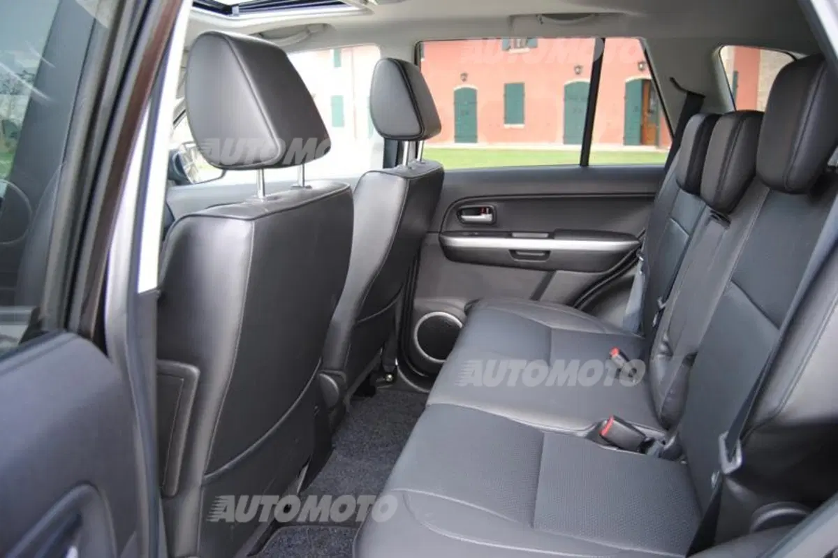 Suzuki Grand Vitara (40)
