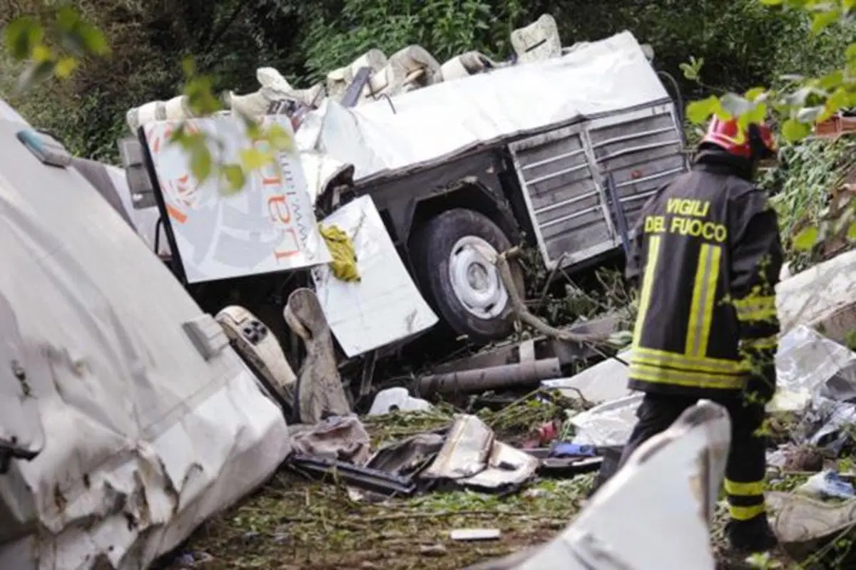 Bus in Irpinia: «Un guasto ai freni ha provocato l'incidente». Ma le cause della tragedia sono altre (2)