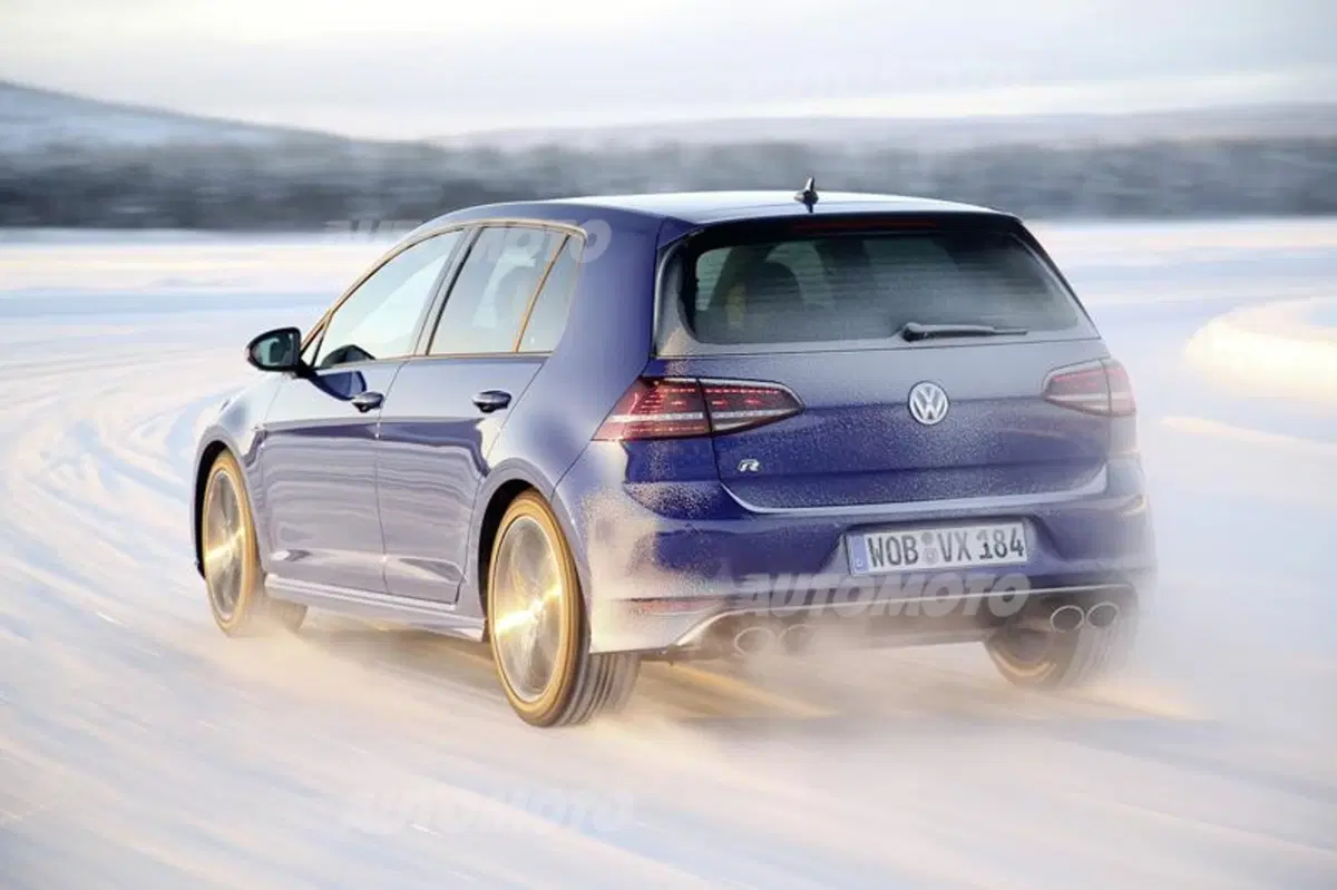 Nuova Volkswagen Golf R: dettagli e prezzi per l'Italia (4)
