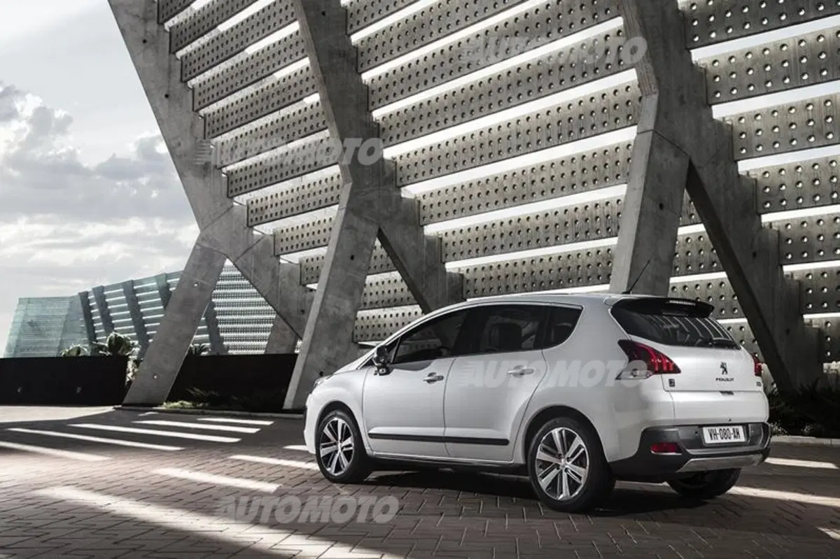 Peugeot 3008 e 5008 restyling: entrano in concessionaria (5)