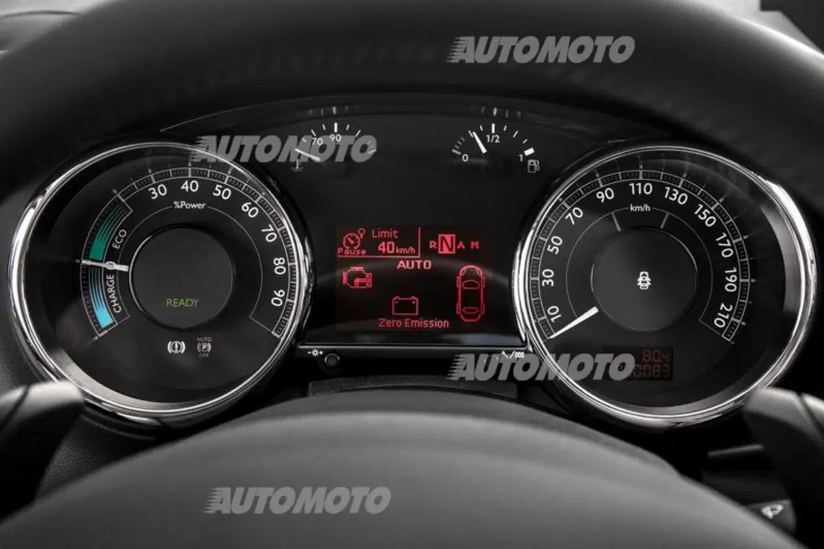 Peugeot 3008 e 5008 restyling: entrano in concessionaria (10)