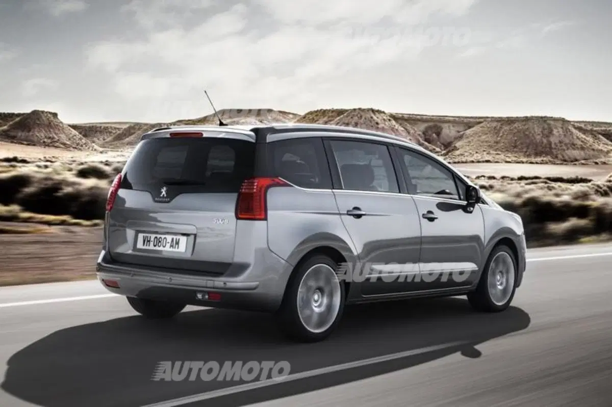 Peugeot 3008 e 5008 restyling: entrano in concessionaria (18)