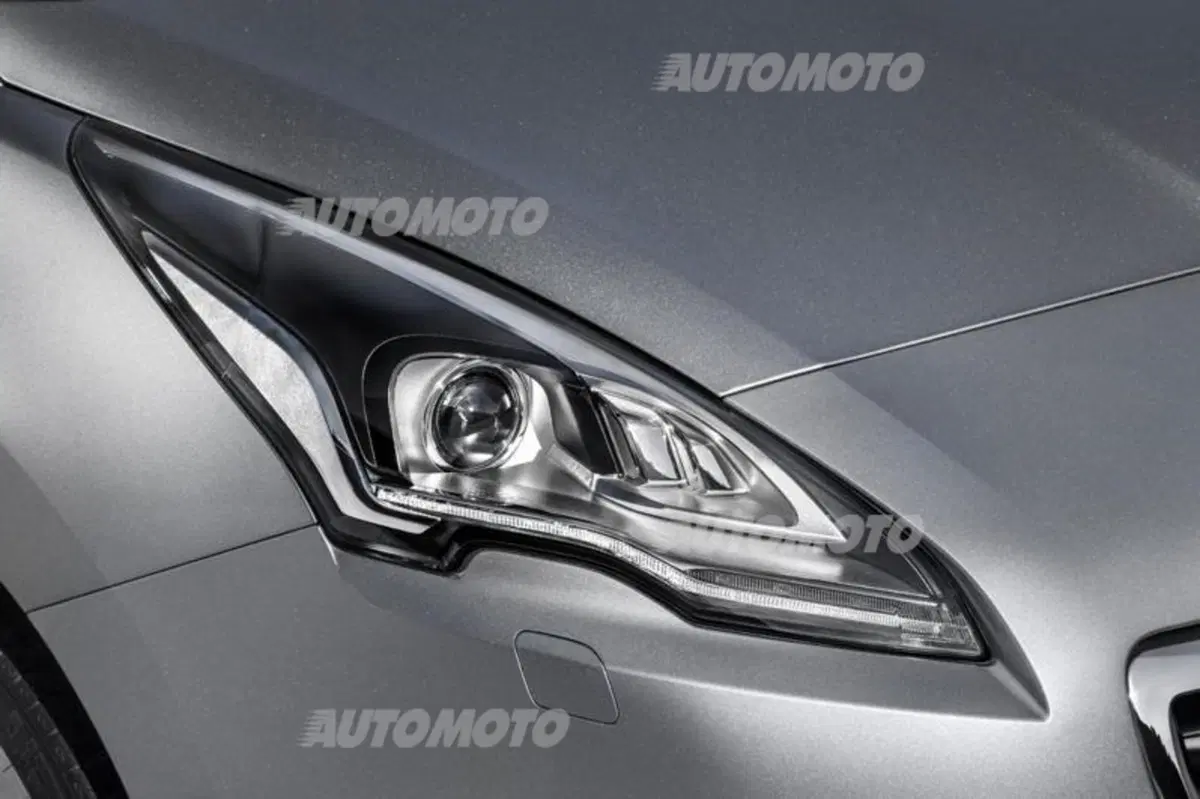 Peugeot 3008 e 5008 restyling: entrano in concessionaria (20)