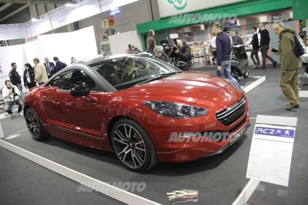 Motor Bike Expo. Peugeot: RCZ R, il leone alza la criniera!