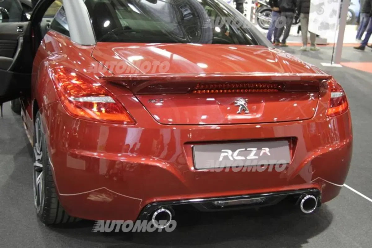 Motor Bike Expo. Peugeot: RCZ R, il leone alza la criniera! (3)