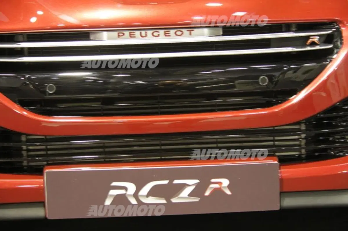 Motor Bike Expo. Peugeot: RCZ R, il leone alza la criniera! (6)