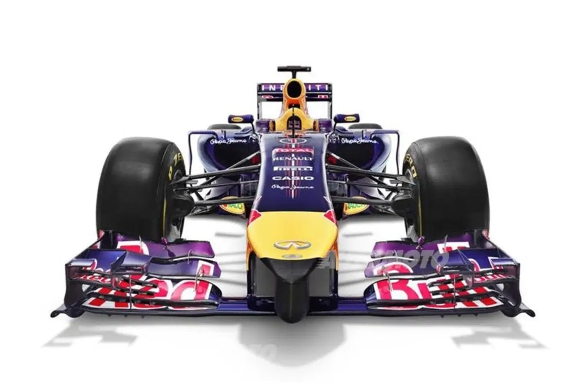 Red Bull RB 10: presentata a Jerez la Formula 1 2014 (2)
