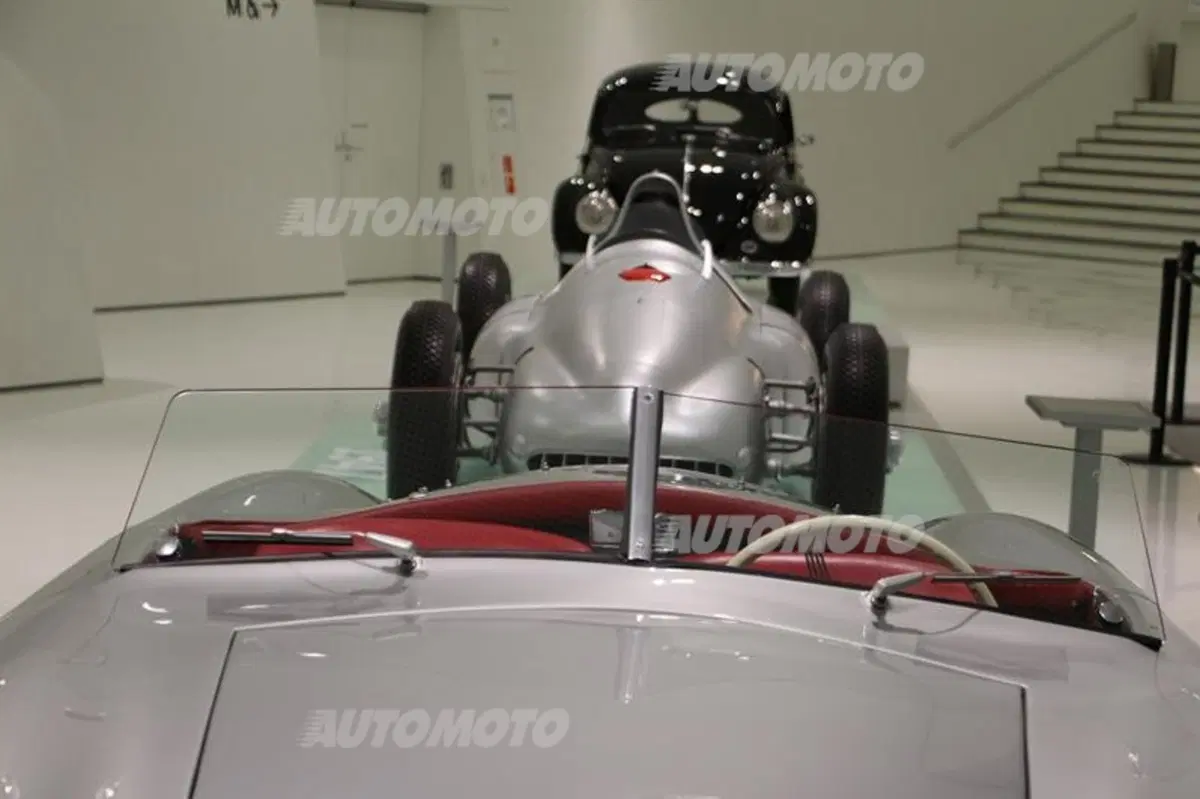 Porsche-Museum: un viaggio nel cuore della Casa di Zuffenhasuen (4)