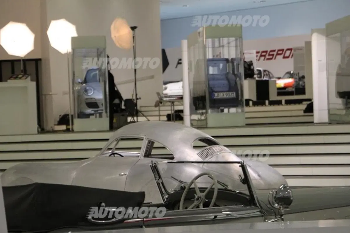 Porsche-Museum: un viaggio nel cuore della Casa di Zuffenhasuen (7)