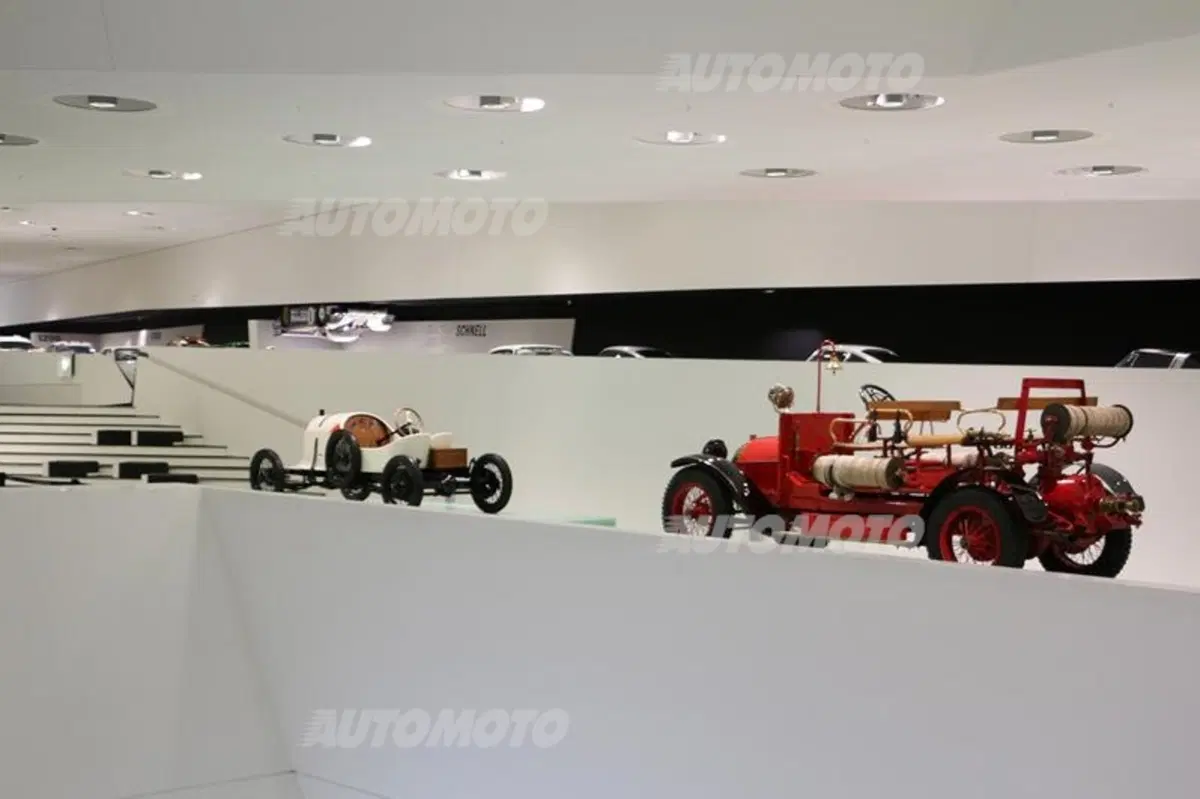 Porsche-Museum: un viaggio nel cuore della Casa di Zuffenhasuen (9)
