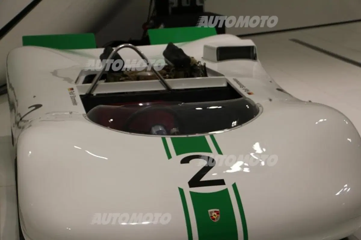 Porsche-Museum: un viaggio nel cuore della Casa di Zuffenhasuen (16)