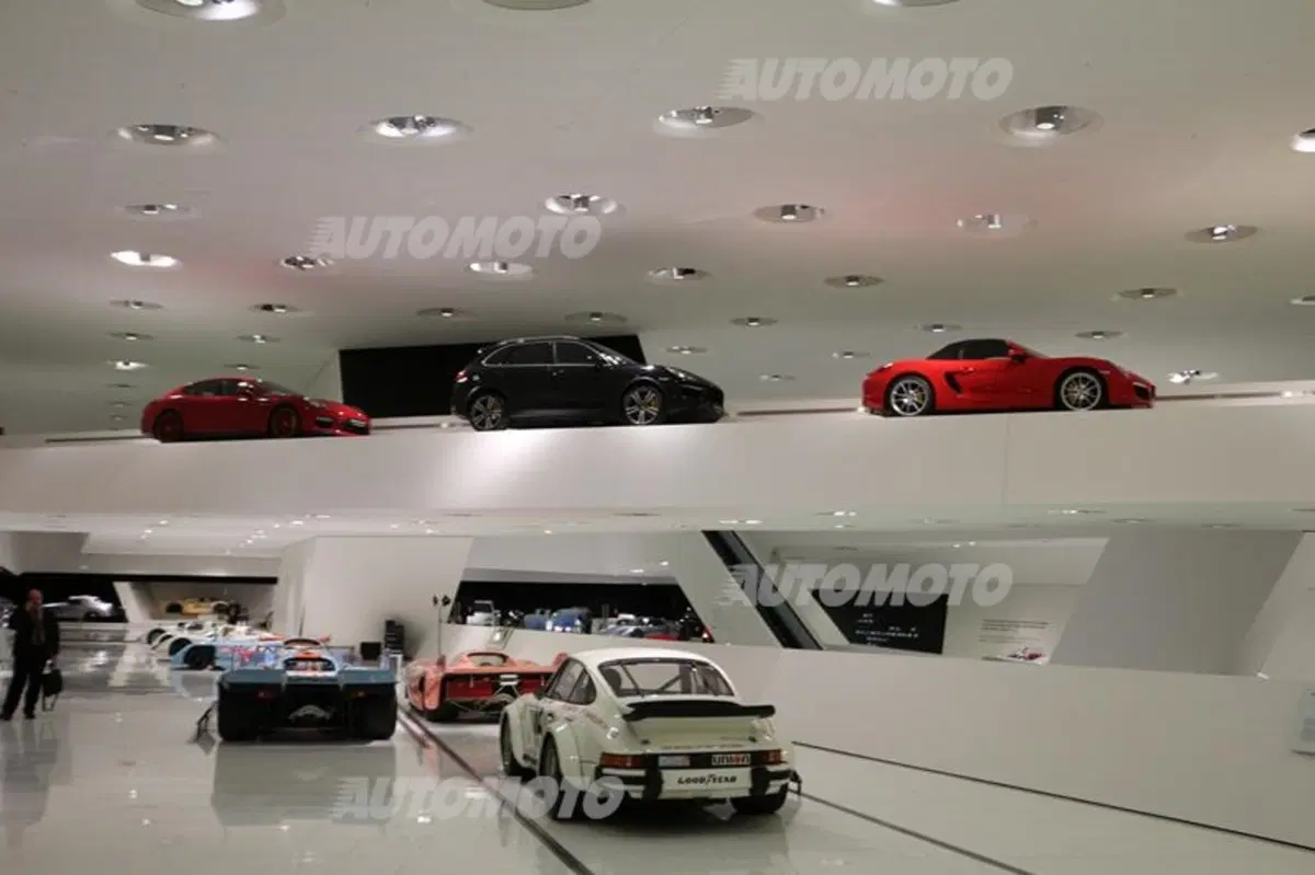 Porsche-Museum: un viaggio nel cuore della Casa di Zuffenhasuen (30)